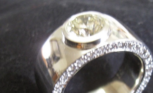 Massiver Ring Mit Brillanten Vorschaubild Goldschmiede Eysert - Unikate Impression 6